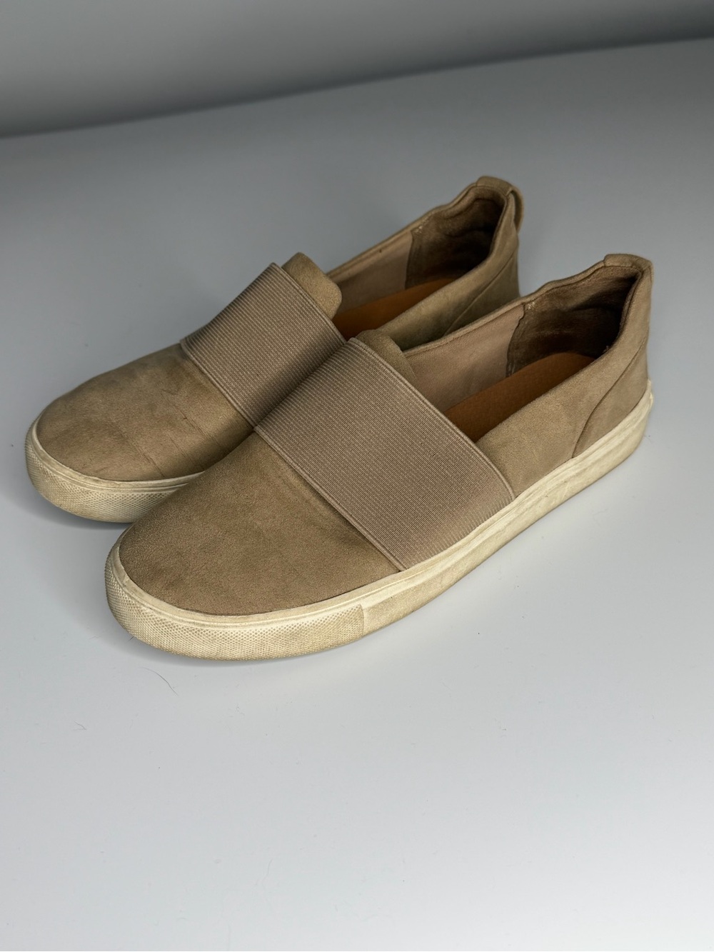 A New Day Beige Tan Sneakers Slip On Casual Shoes Women's Size 7 Elastic Band
